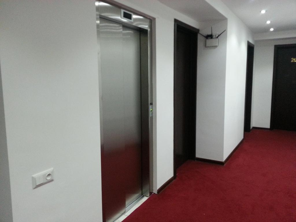 Hotel Grand Palace Tbilisi Exteriör bild