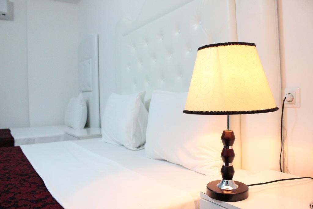 Hotel Grand Palace Tbilisi Rum bild